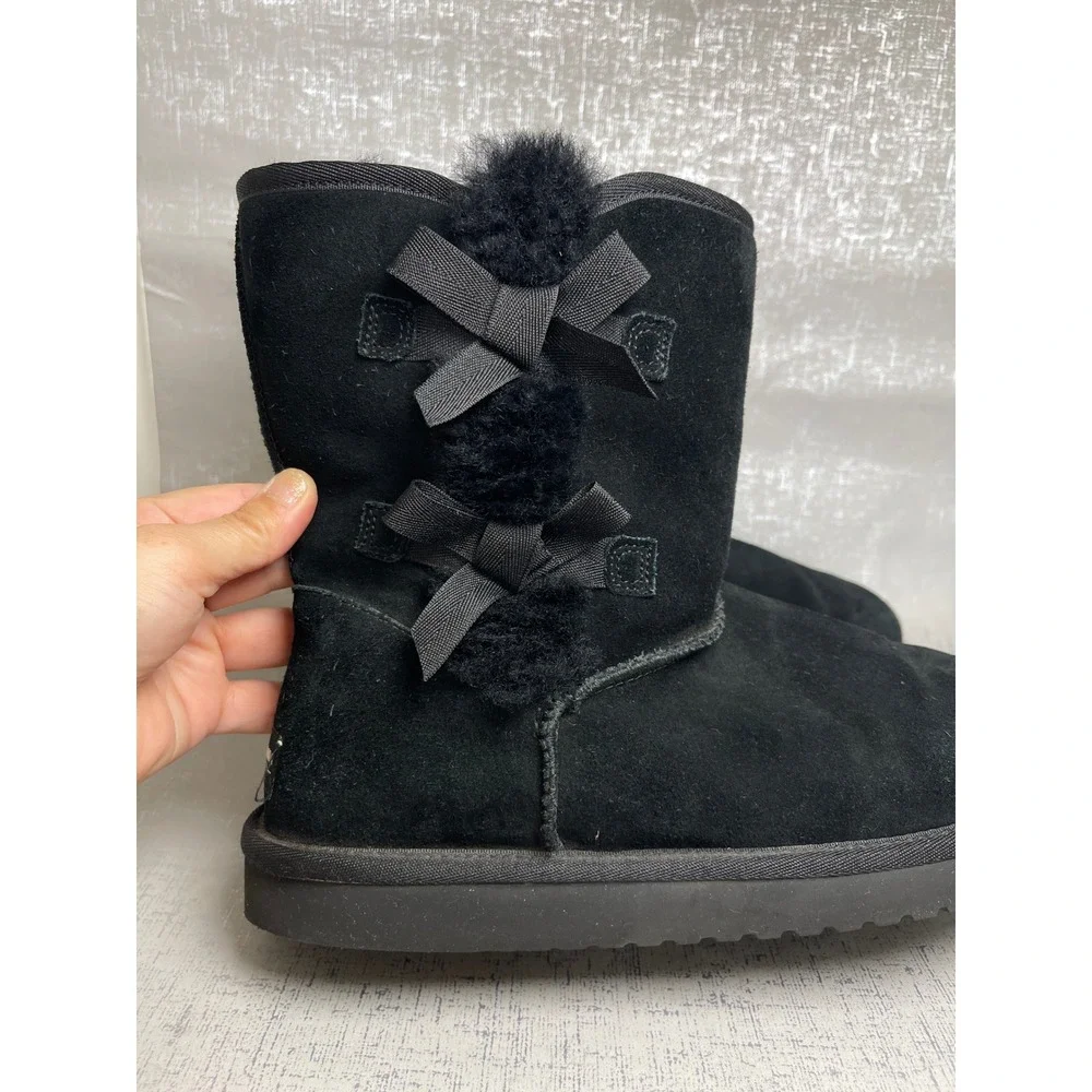 Koolaburra by UGG Victoria Bow Black Suede Bow Boots Womens 11 Winter Fur Lining